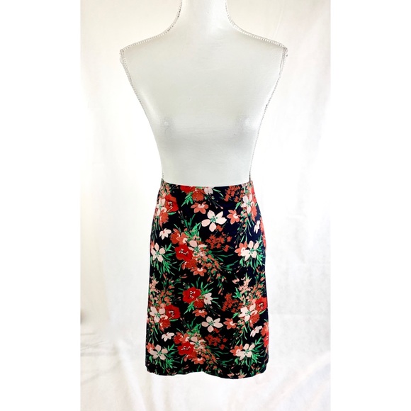 TALBOTS Petite Black Red Floral Straight Skirt - Picture 2 of 4